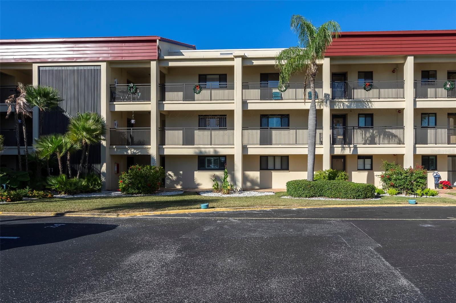 Image 39 of 47 For 868 Bayway Boulevard 108