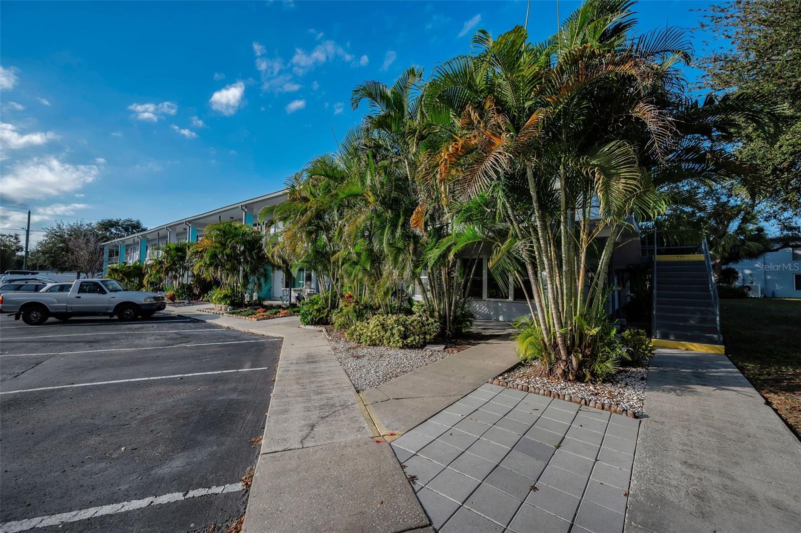 Image 4 of 52 For 4325 58th Way N 1531