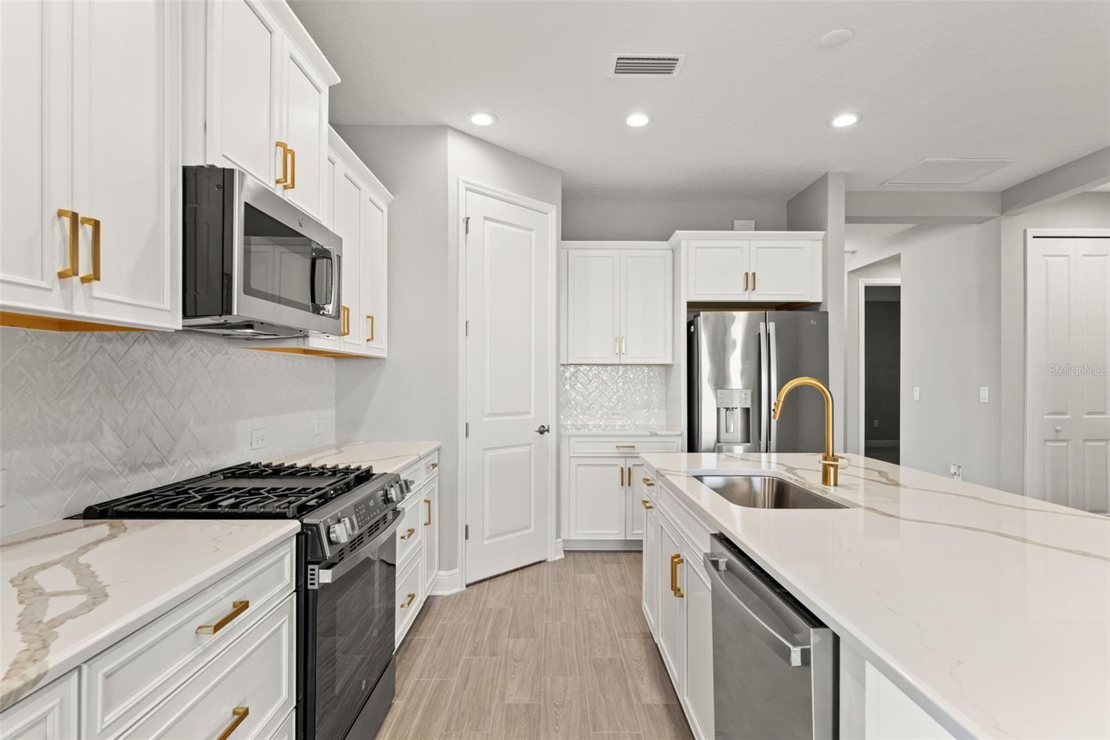 Image 9 of 40 For 2130 Sylvester Palm Lane