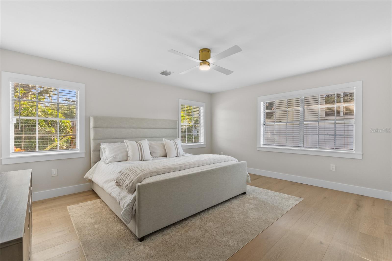 Image 10 of 28 For 2618 Bryant Circle