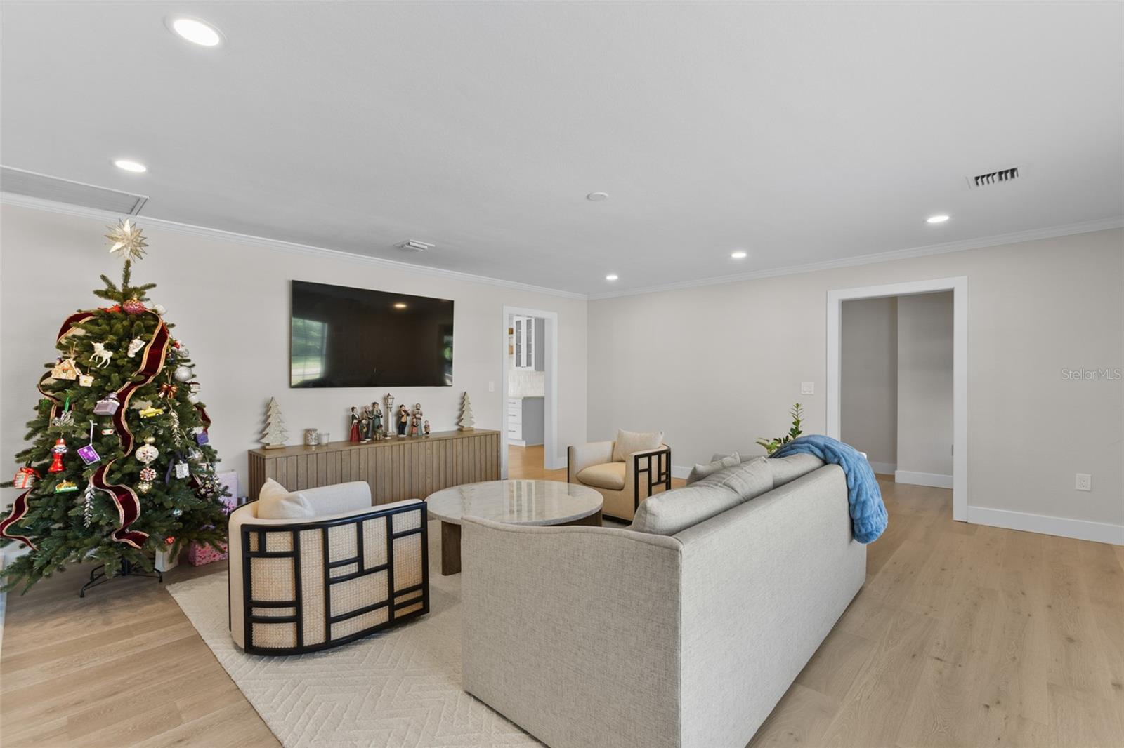 Image 4 of 28 For 2618 Bryant Circle