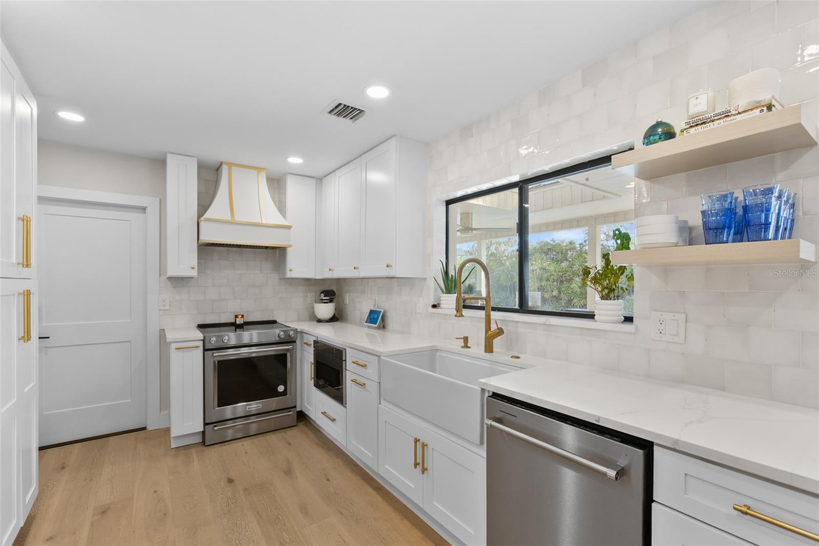 Image 6 of 28 For 2618 Bryant Circle