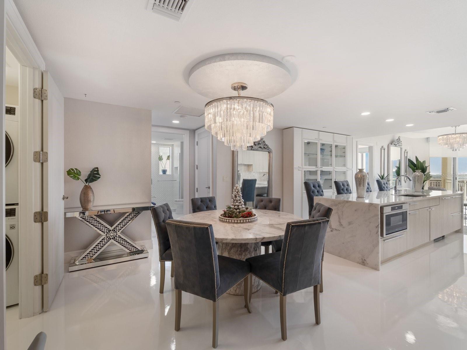 Listing photo id 8 for 331 Cleveland Street 1101