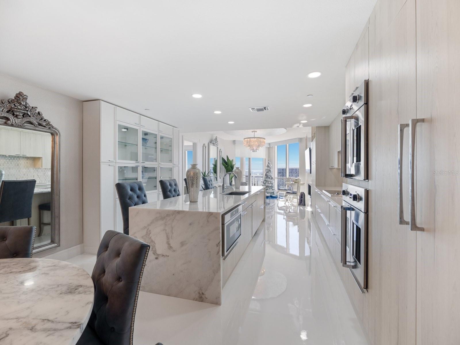 Listing photo id 16 for 331 Cleveland Street 1101