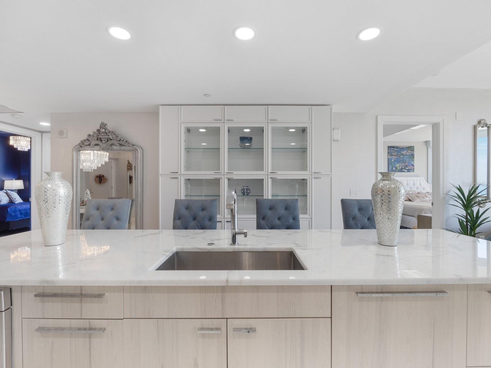 Listing photo id 17 for 331 Cleveland Street 1101