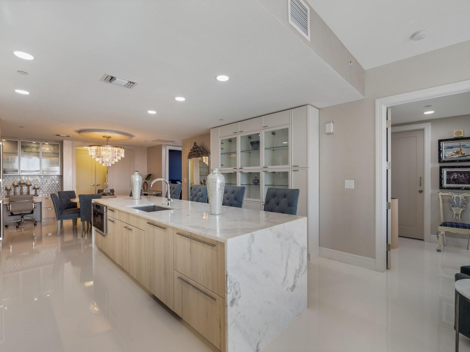 Listing photo id 23 for 331 Cleveland Street 1101