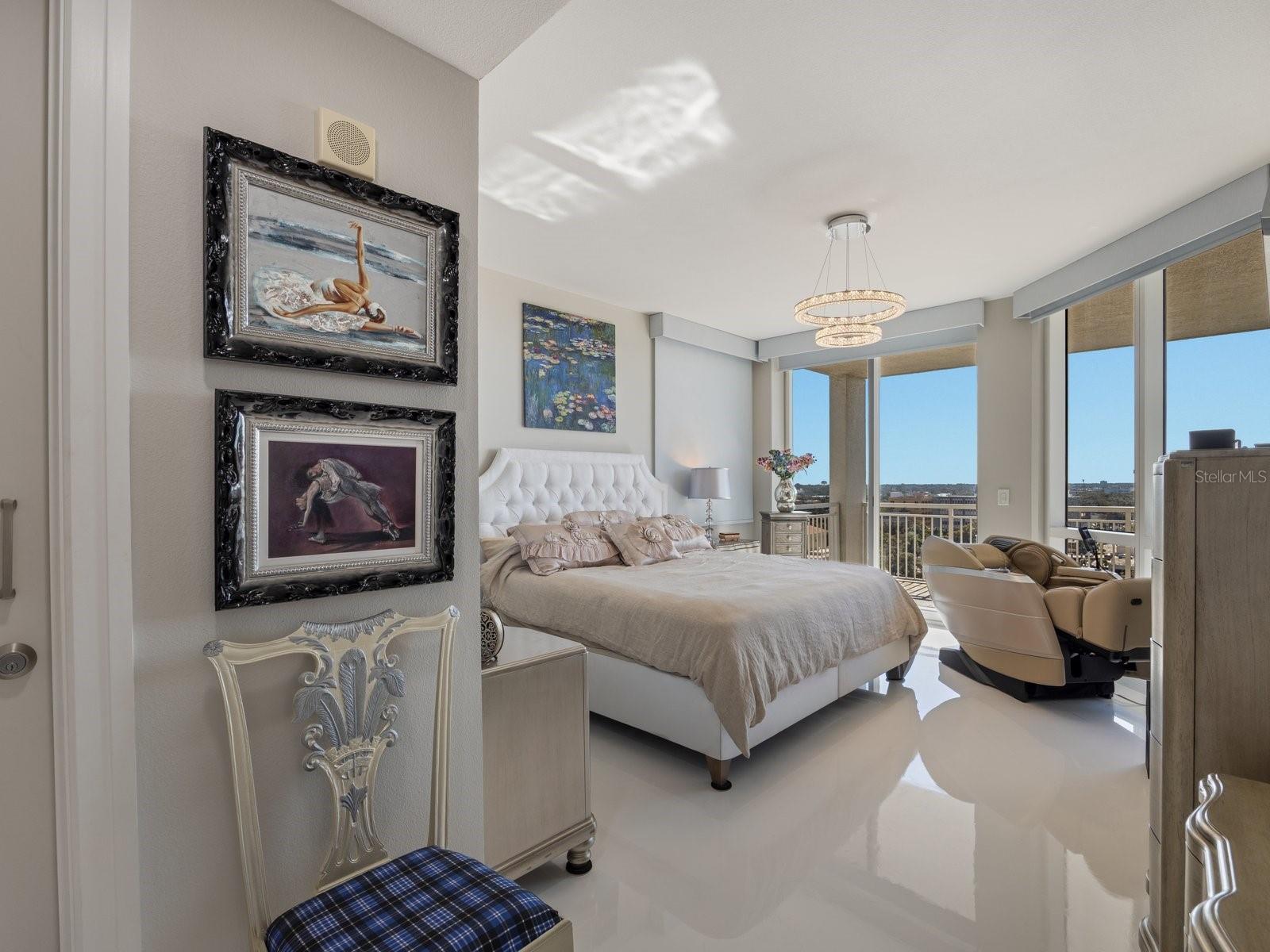 Listing photo id 28 for 331 Cleveland Street 1101