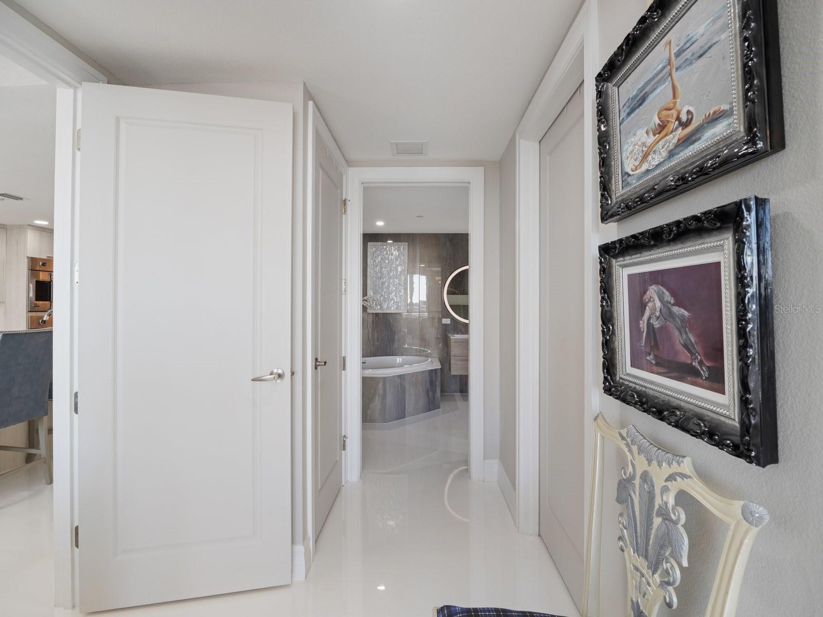 Listing photo id 32 for 331 Cleveland Street 1101