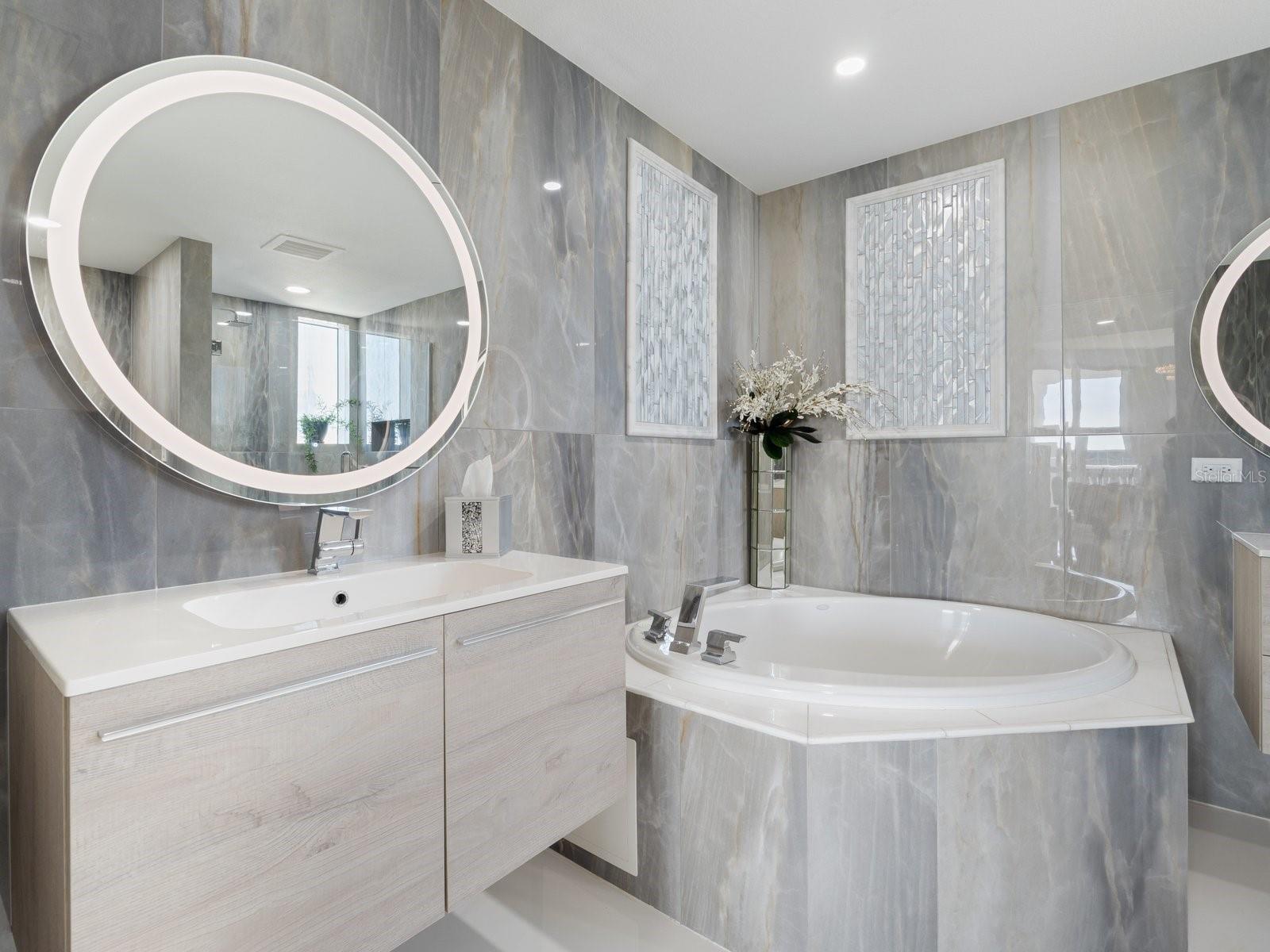 Listing photo id 35 for 331 Cleveland Street 1101