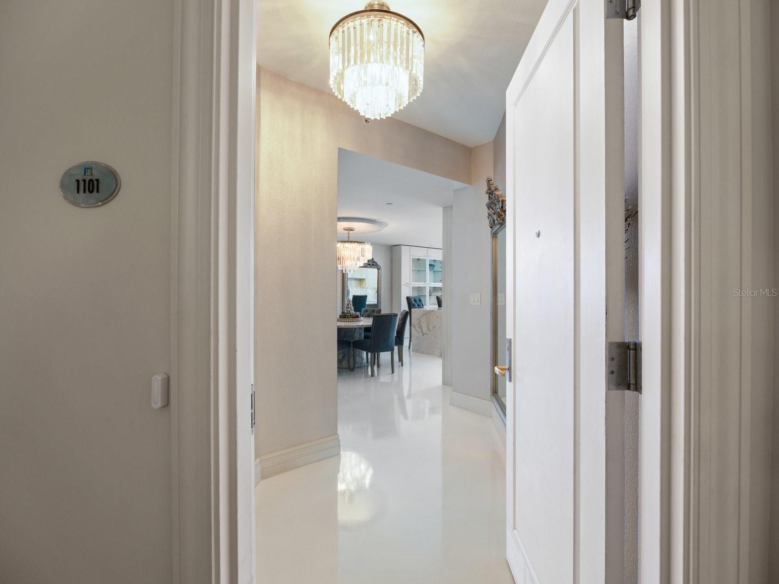 Listing photo id 2 for 331 Cleveland Street 1101