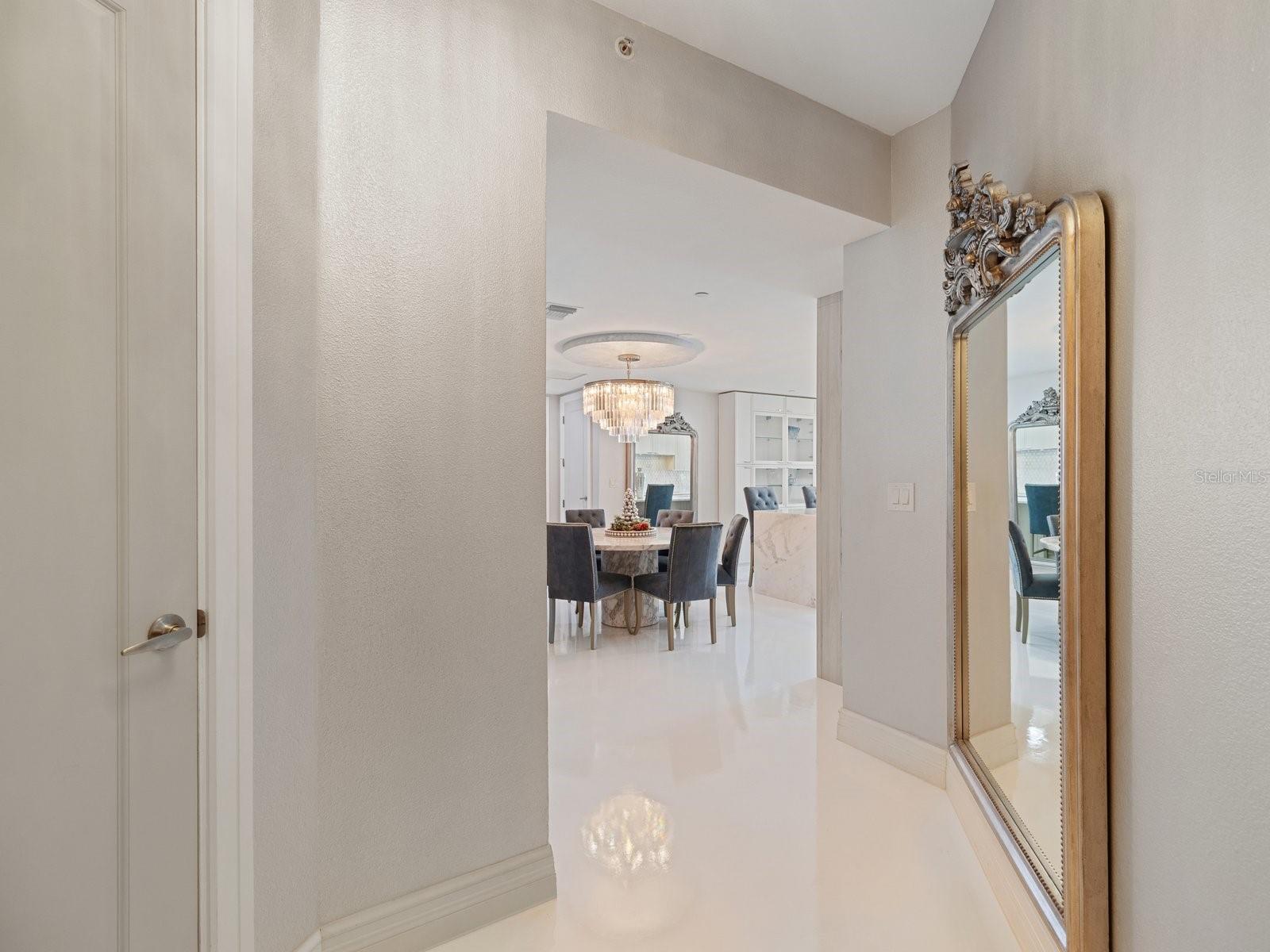 Listing photo id 3 for 331 Cleveland Street 1101