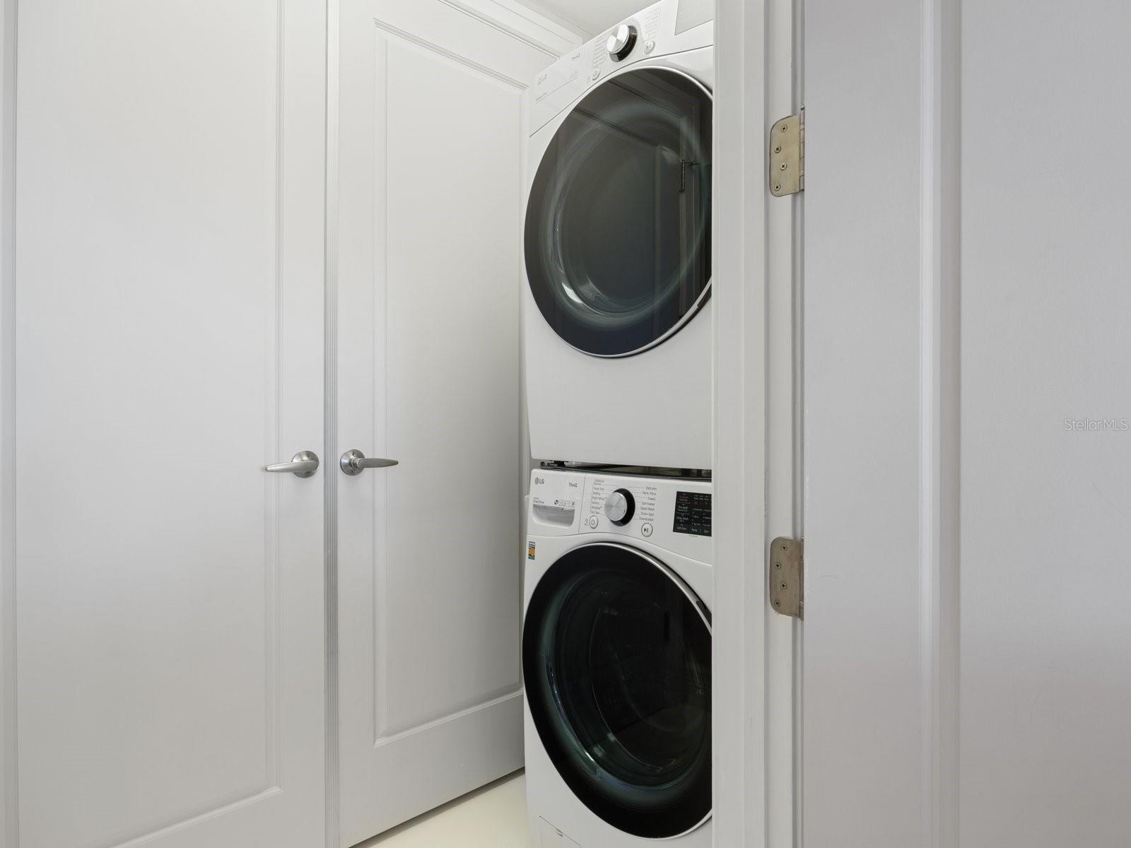 Listing photo id 6 for 331 Cleveland Street 1101