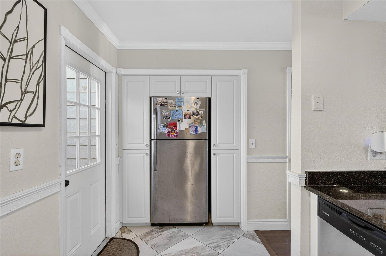 Listing photo id 10 for 1811 Mill Run Circle