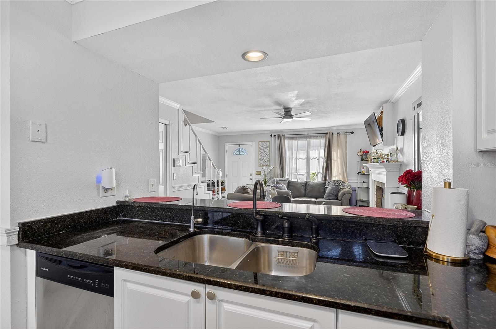 Listing photo id 12 for 1811 Mill Run Circle