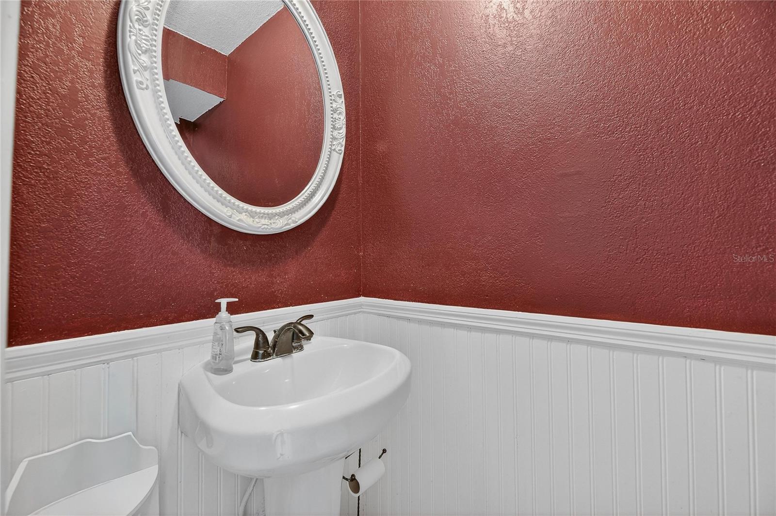 Listing photo id 13 for 1811 Mill Run Circle