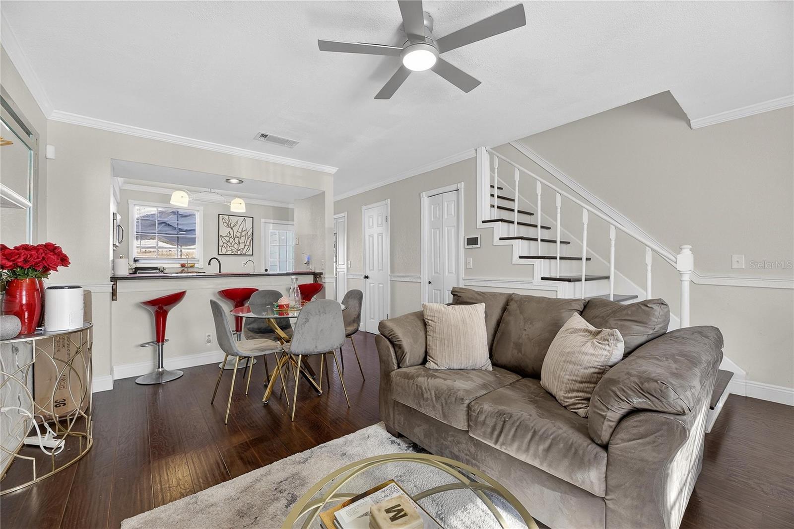 Listing photo id 4 for 1811 Mill Run Circle