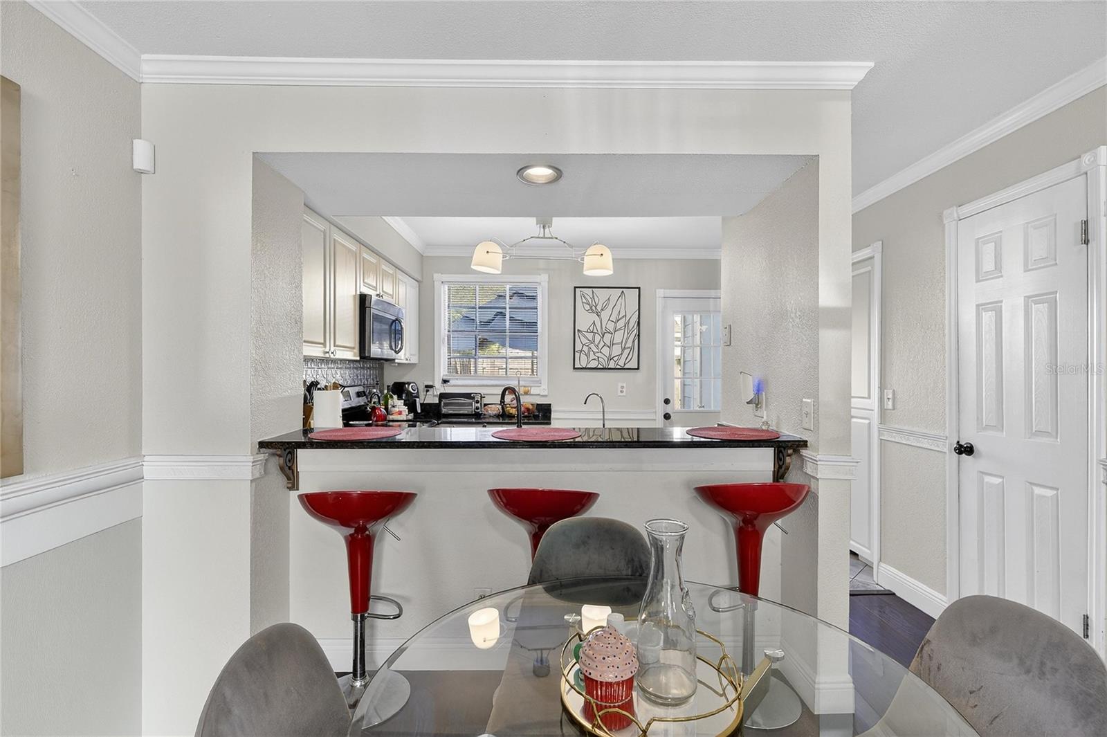 Listing photo id 6 for 1811 Mill Run Circle