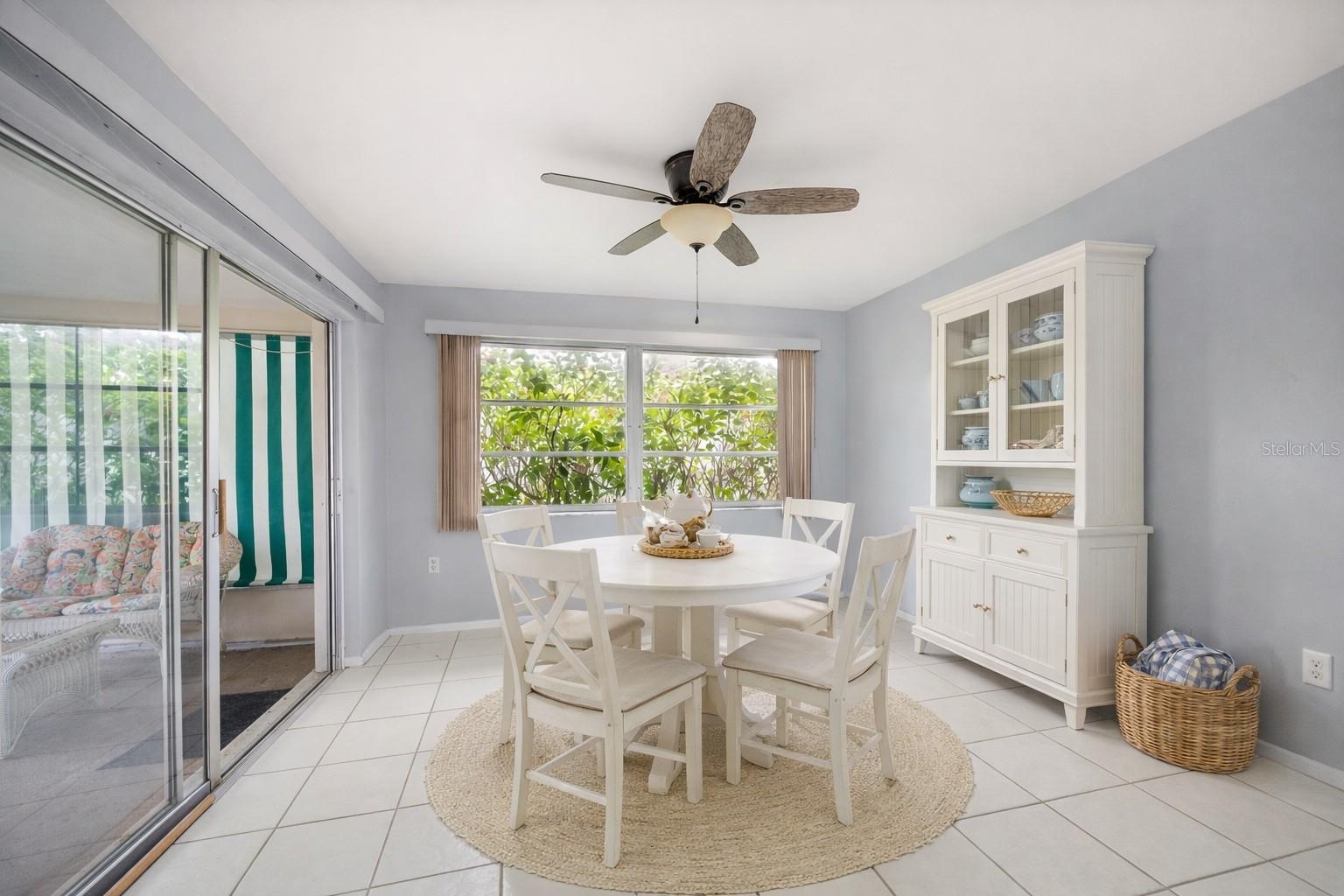 Image 10 of 40 For 2042 Fair Oak Drive