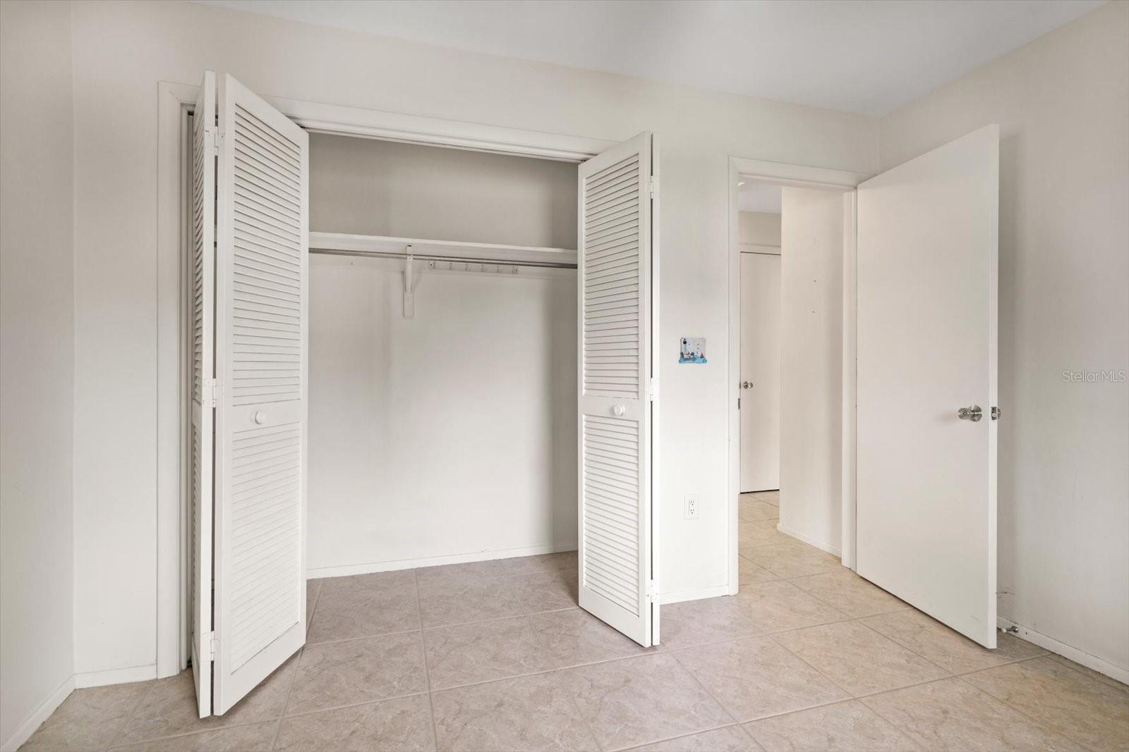 Image 15 of 40 For 2042 Fair Oak Drive