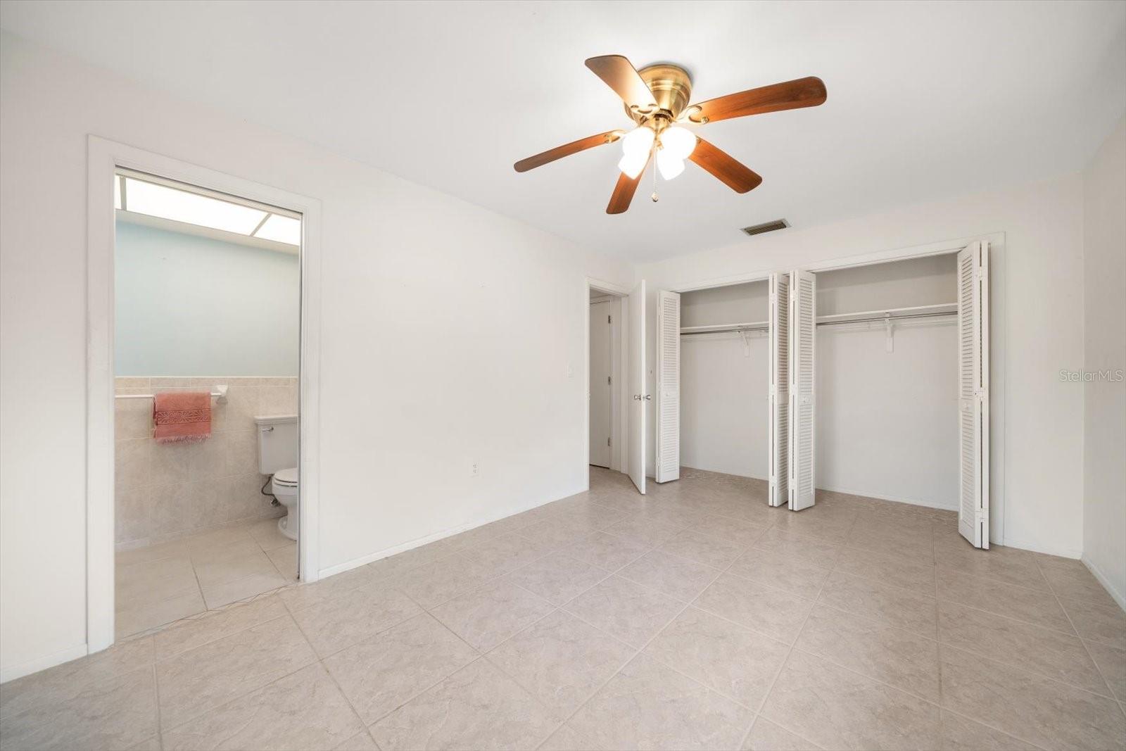 Image 18 of 40 For 2042 Fair Oak Drive