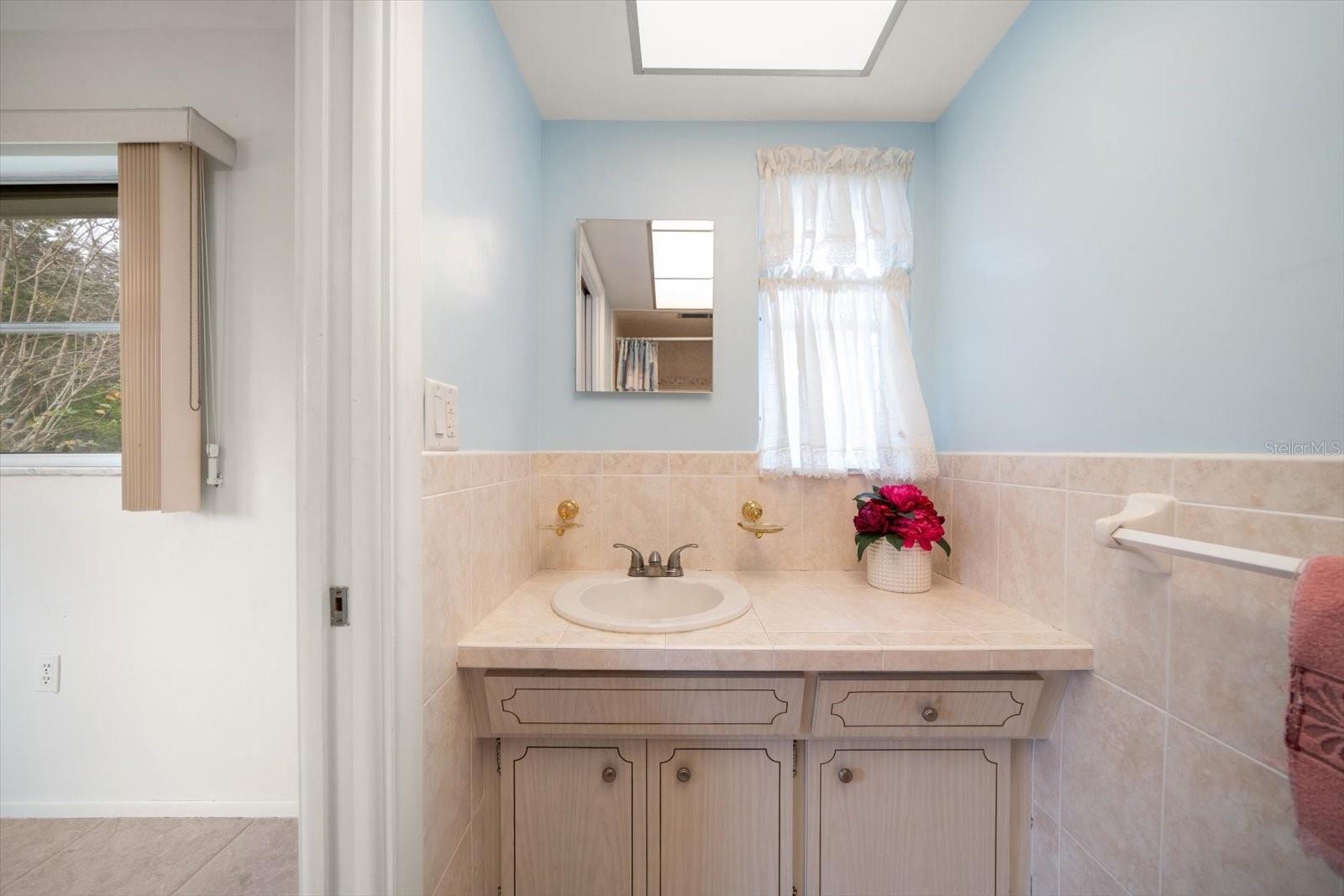 Image 19 of 40 For 2042 Fair Oak Drive