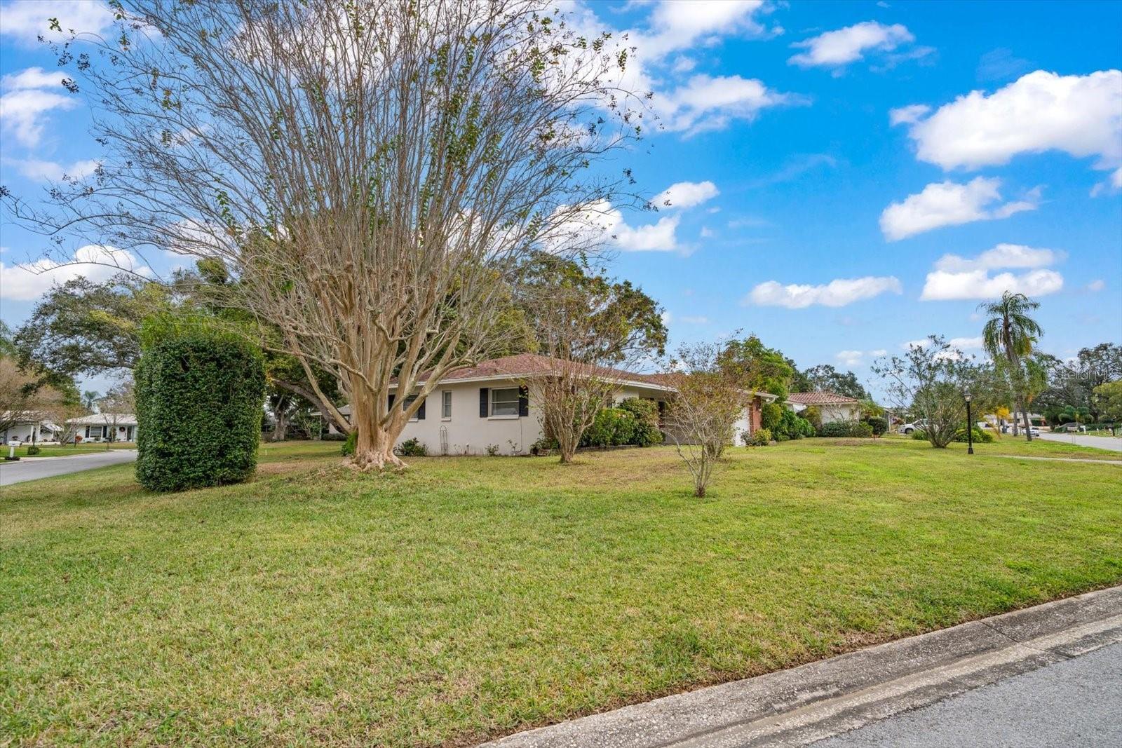 Image 27 of 40 For 2042 Fair Oak Drive