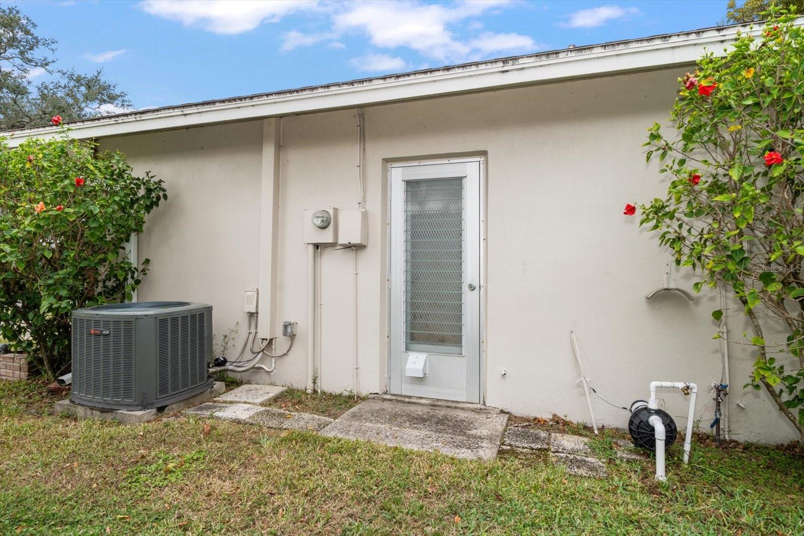 Image 28 of 40 For 2042 Fair Oak Drive