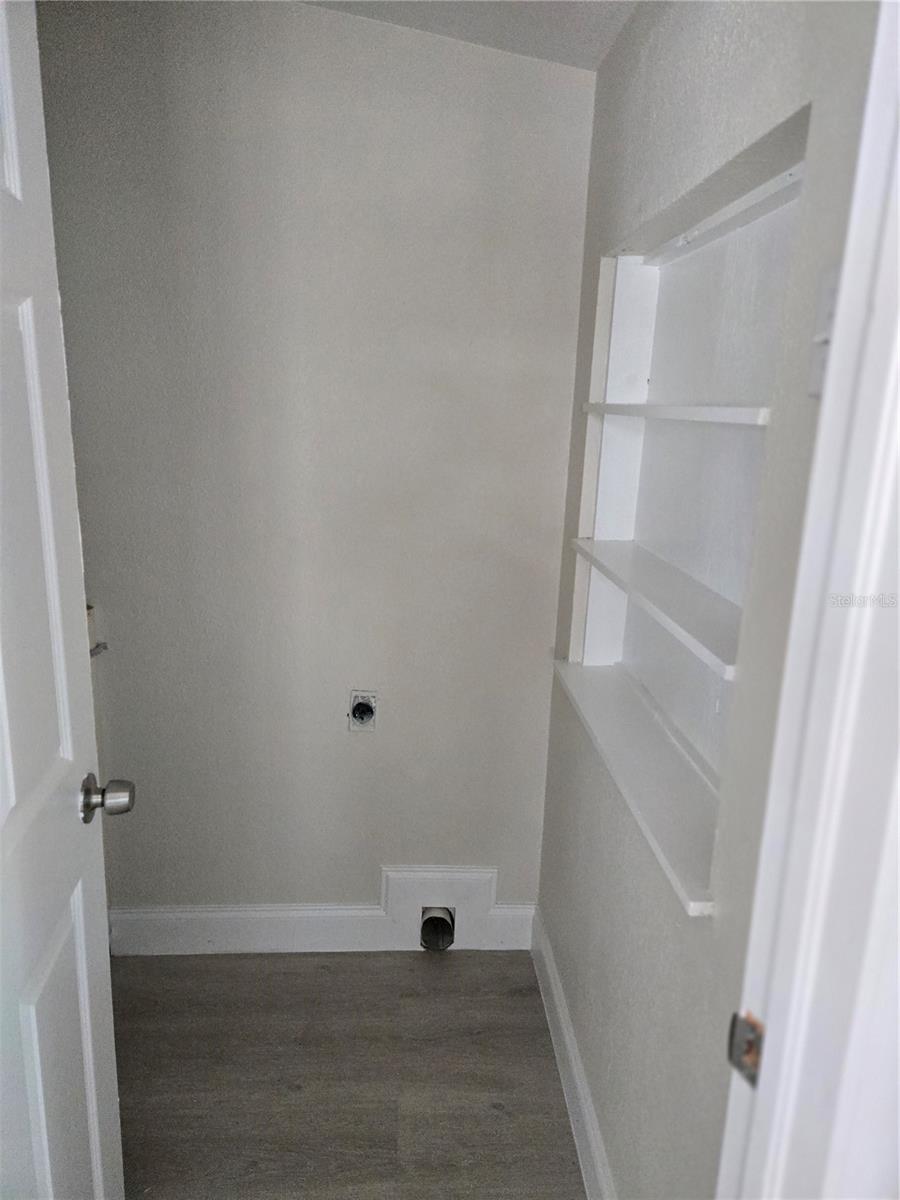 Image 10 of 26 For 119 Thomas Street