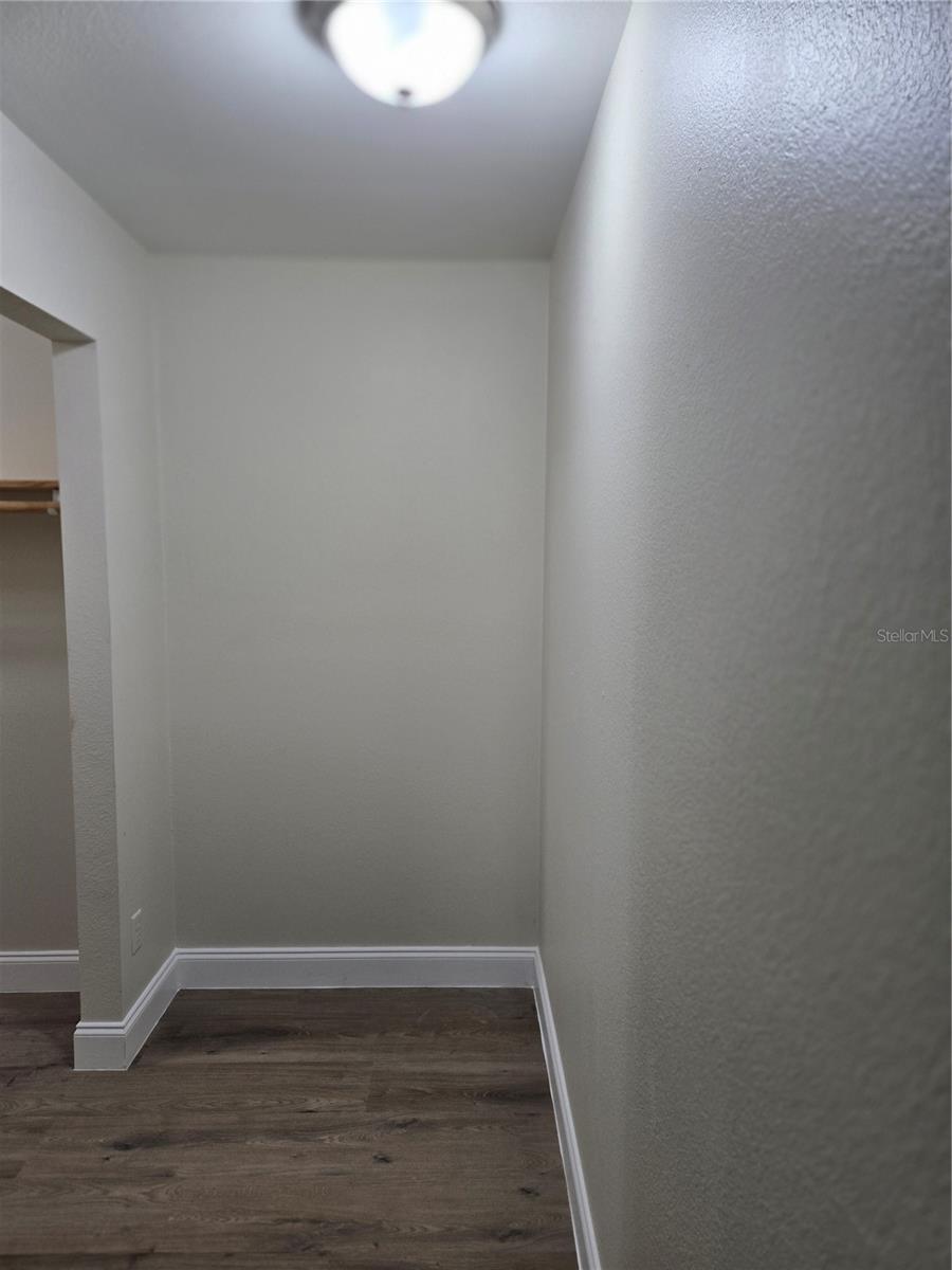 Image 14 of 26 For 119 Thomas Street