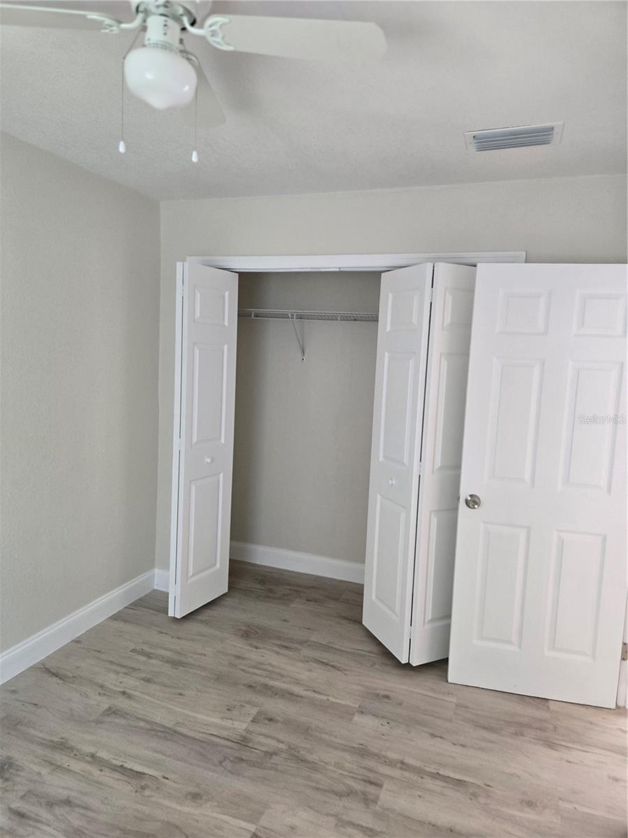 Image 21 of 26 For 119 Thomas Street