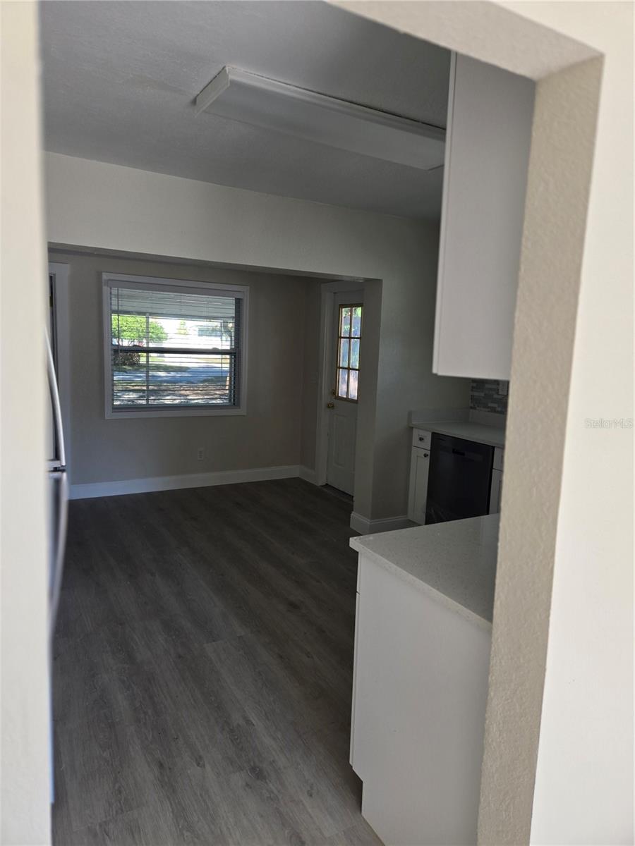 Image 8 of 26 For 119 Thomas Street