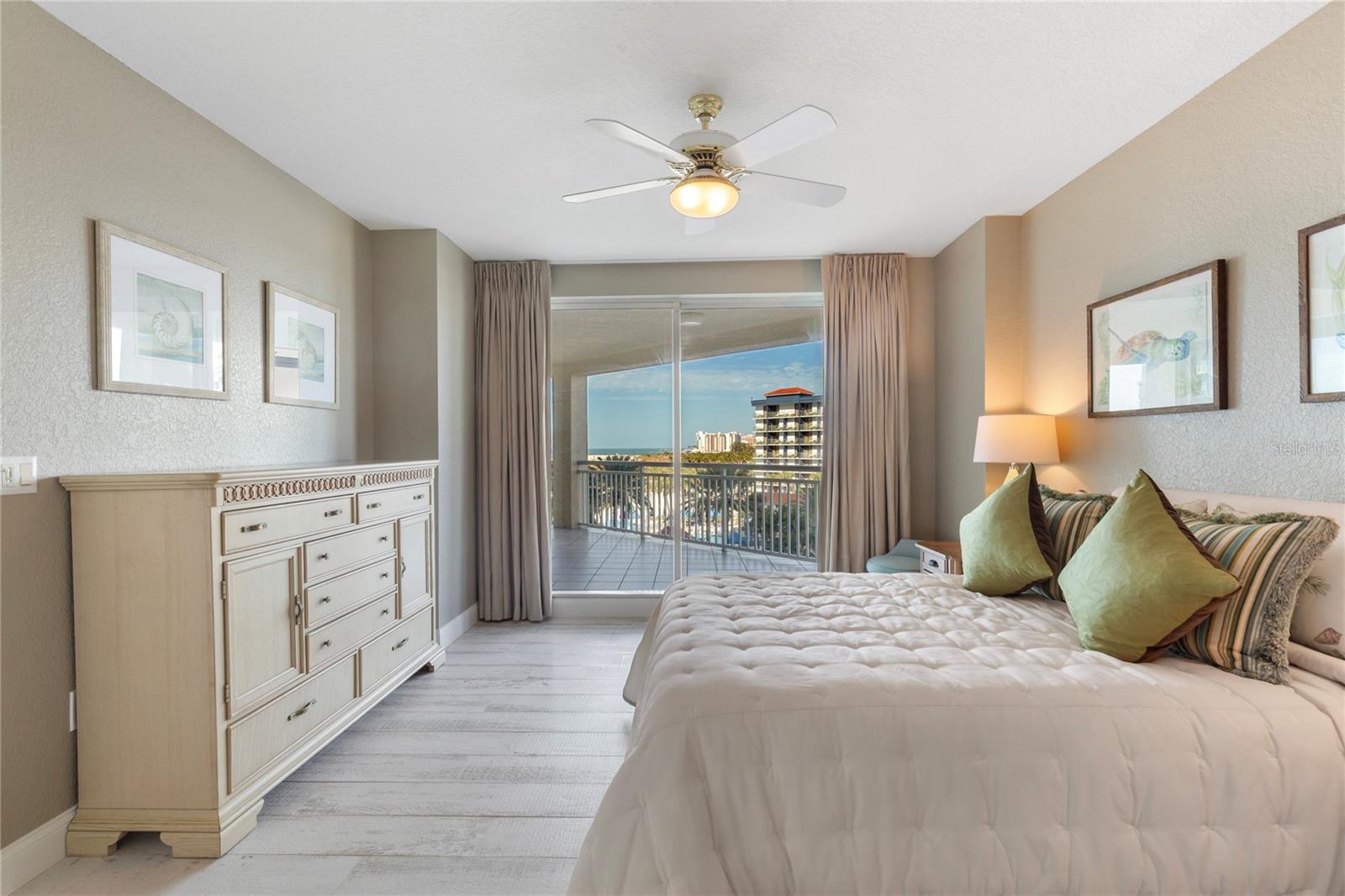 Image 18 of 44 For 1170 Gulf Boulevard 404