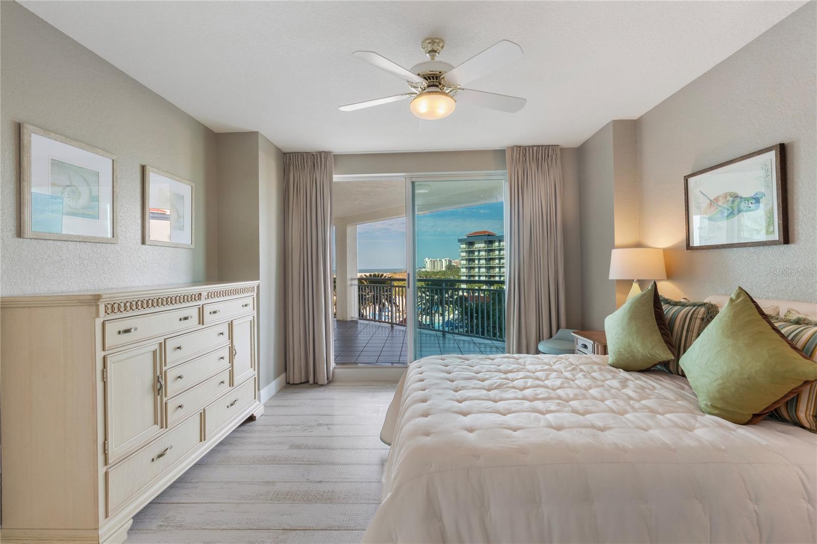 Image 21 of 44 For 1170 Gulf Boulevard 404