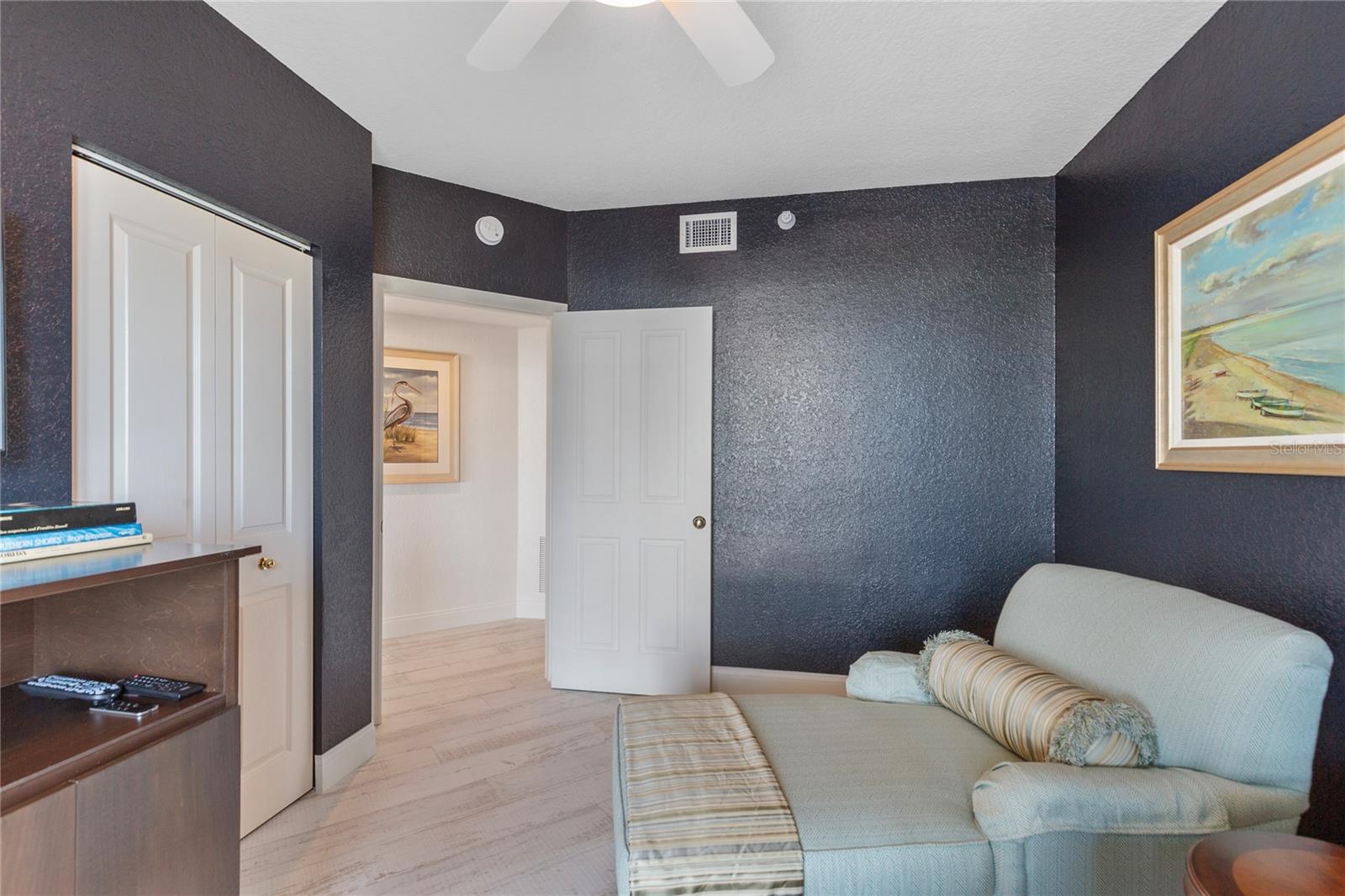 Image 36 of 44 For 1170 Gulf Boulevard 404