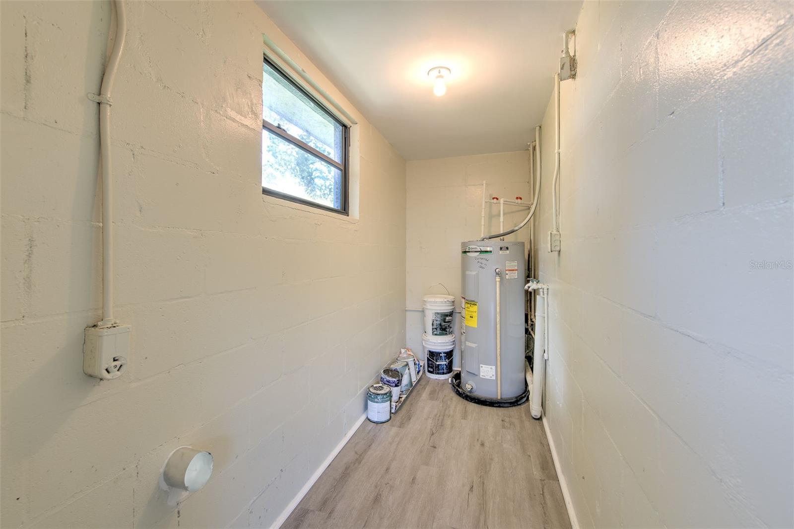 Image 11 of 30 For 475 Ethelene Street