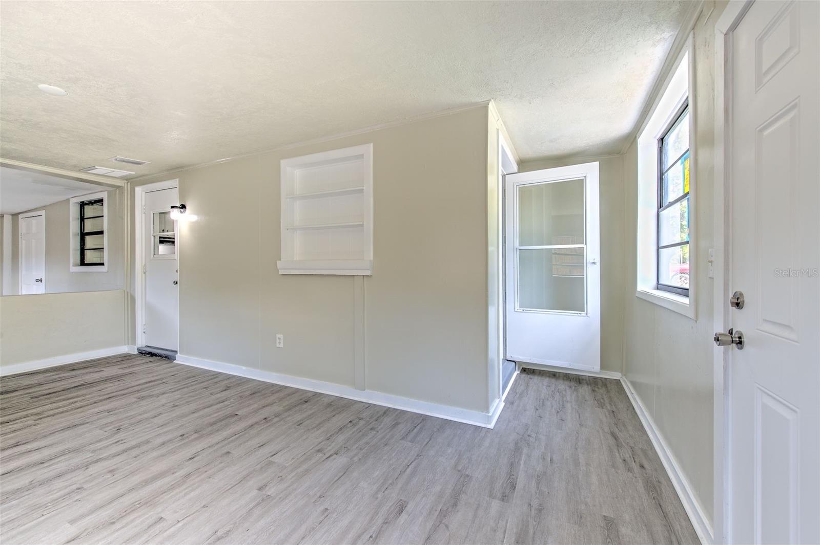 Image 21 of 30 For 475 Ethelene Street