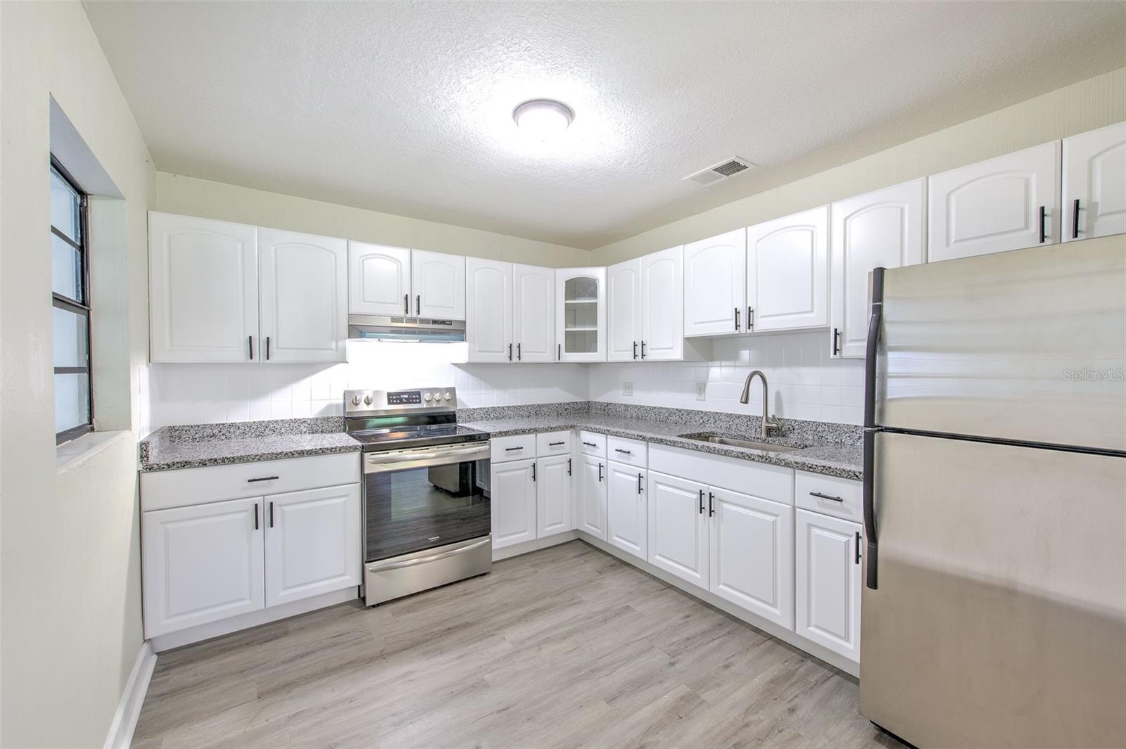 Image 3 of 30 For 475 Ethelene Street