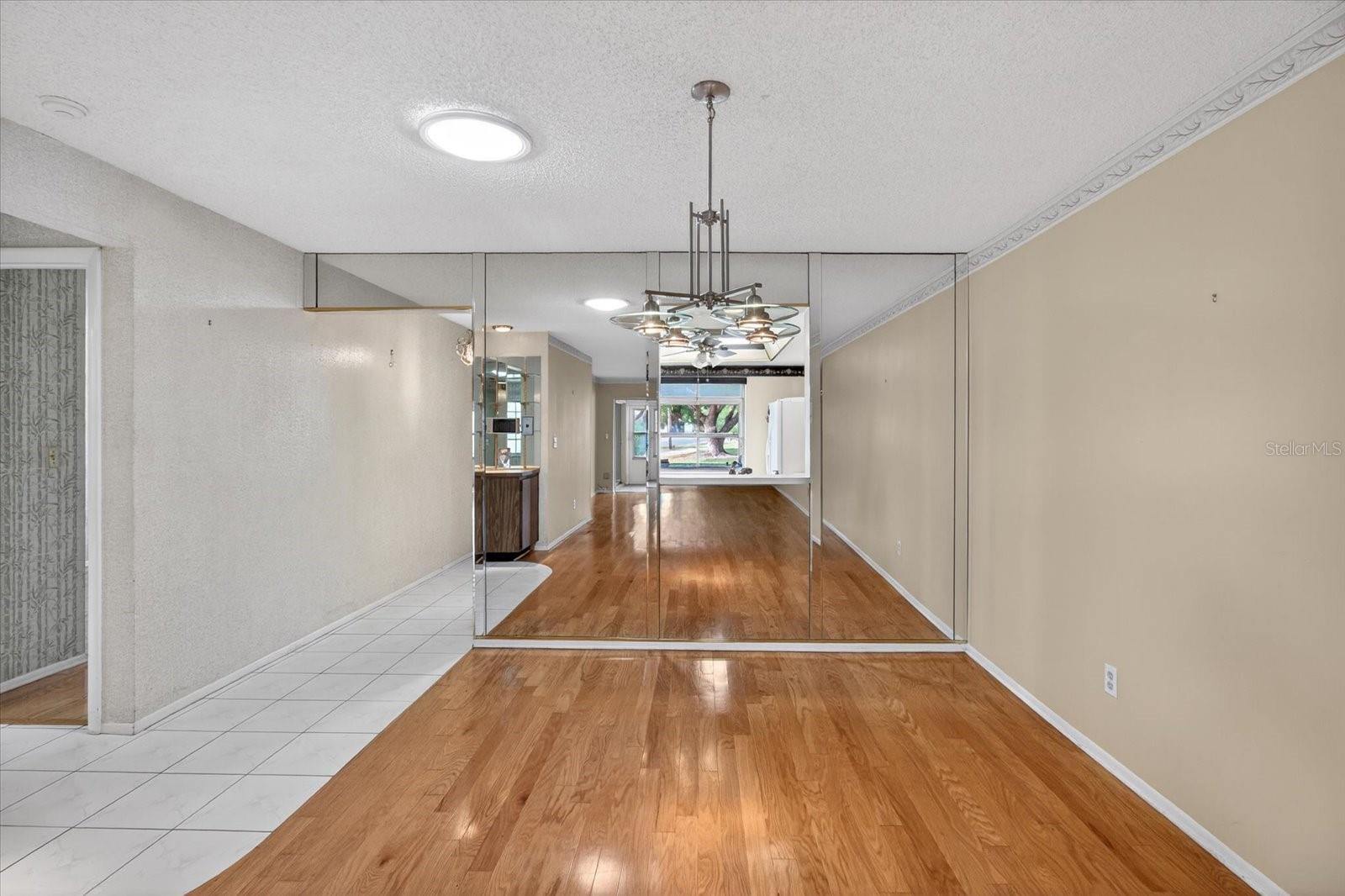 Image 11 of 65 For 2211 Lark Circle W D