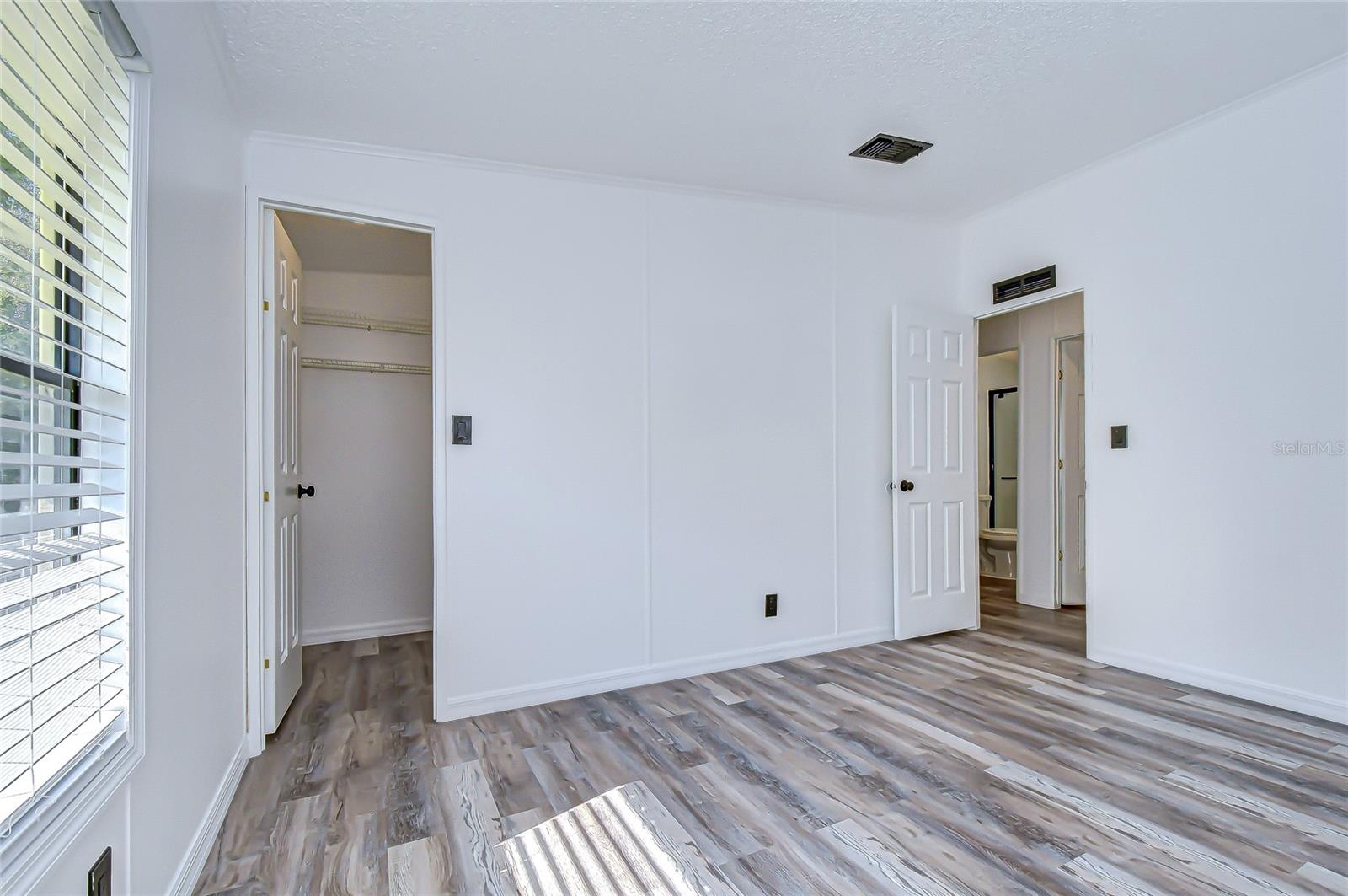 Image 18 of 37 For 3111 Hickory Drive