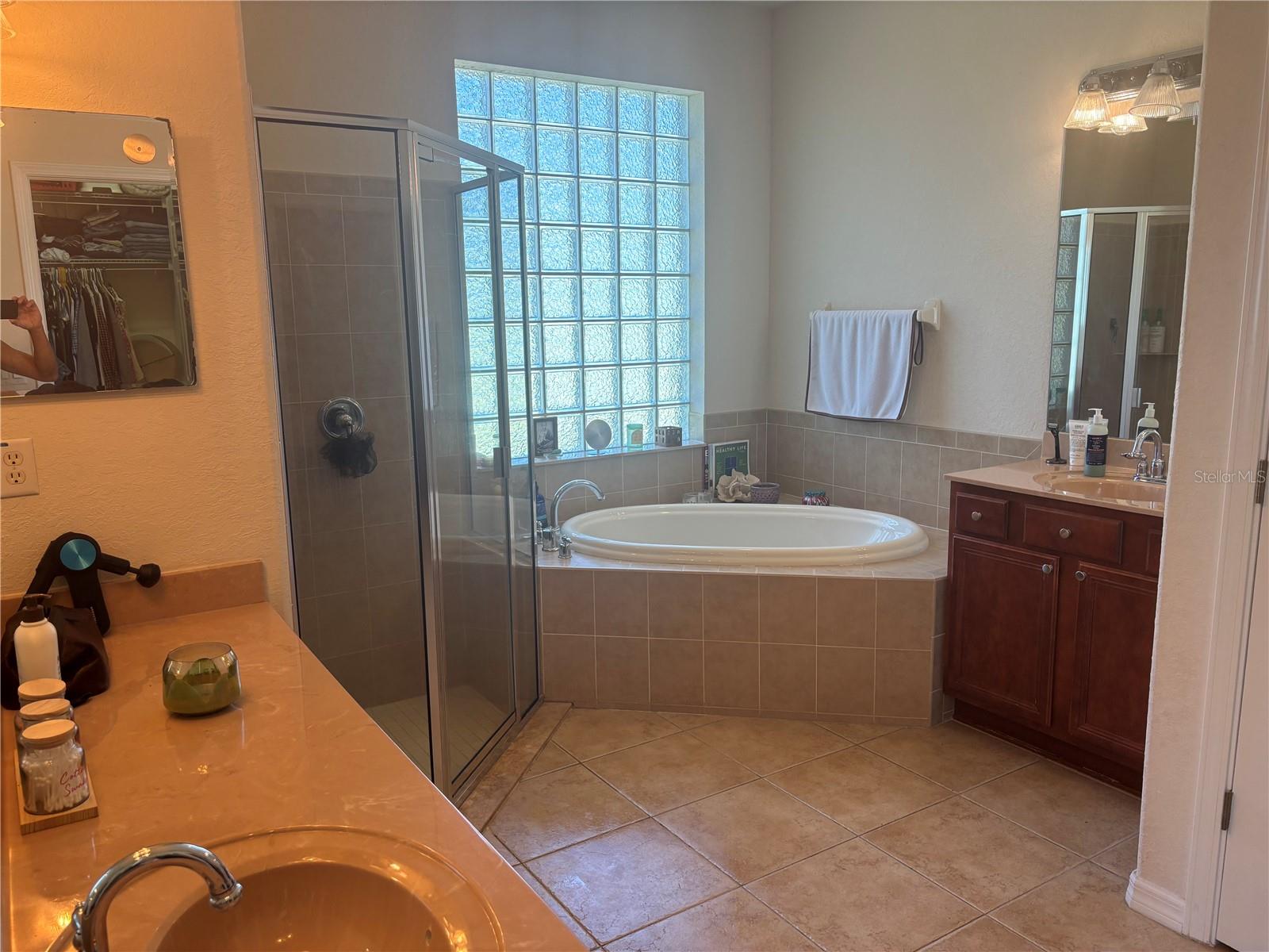 Image 17 of 27 For 10703 Banfield Drive