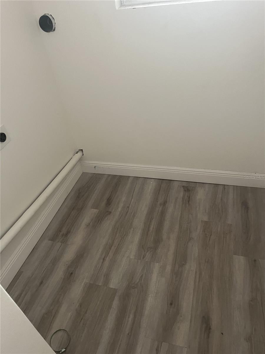 Image 16 of 18 For 1006 Kenmore Drive