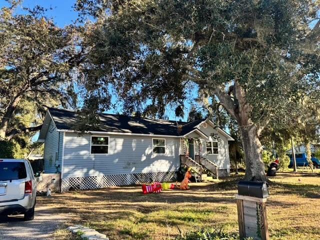 Listing photo id 1 for 8812 Dyer Road