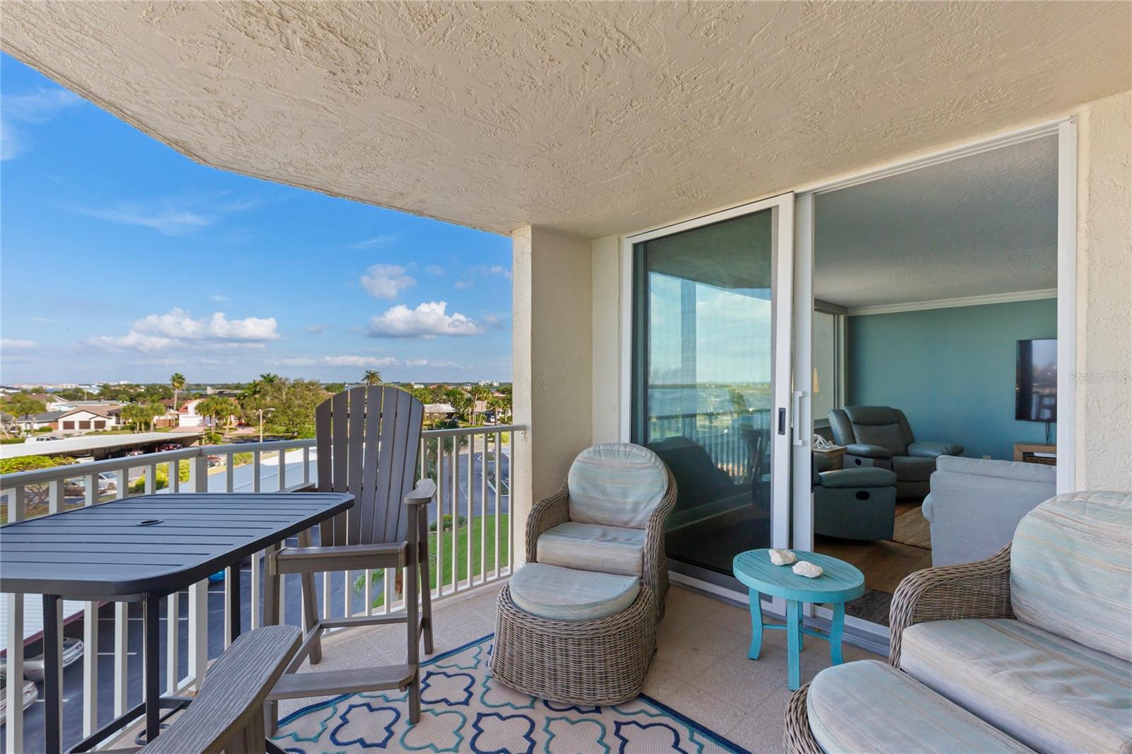 Listing photo id 10 for 736 Island Way 406