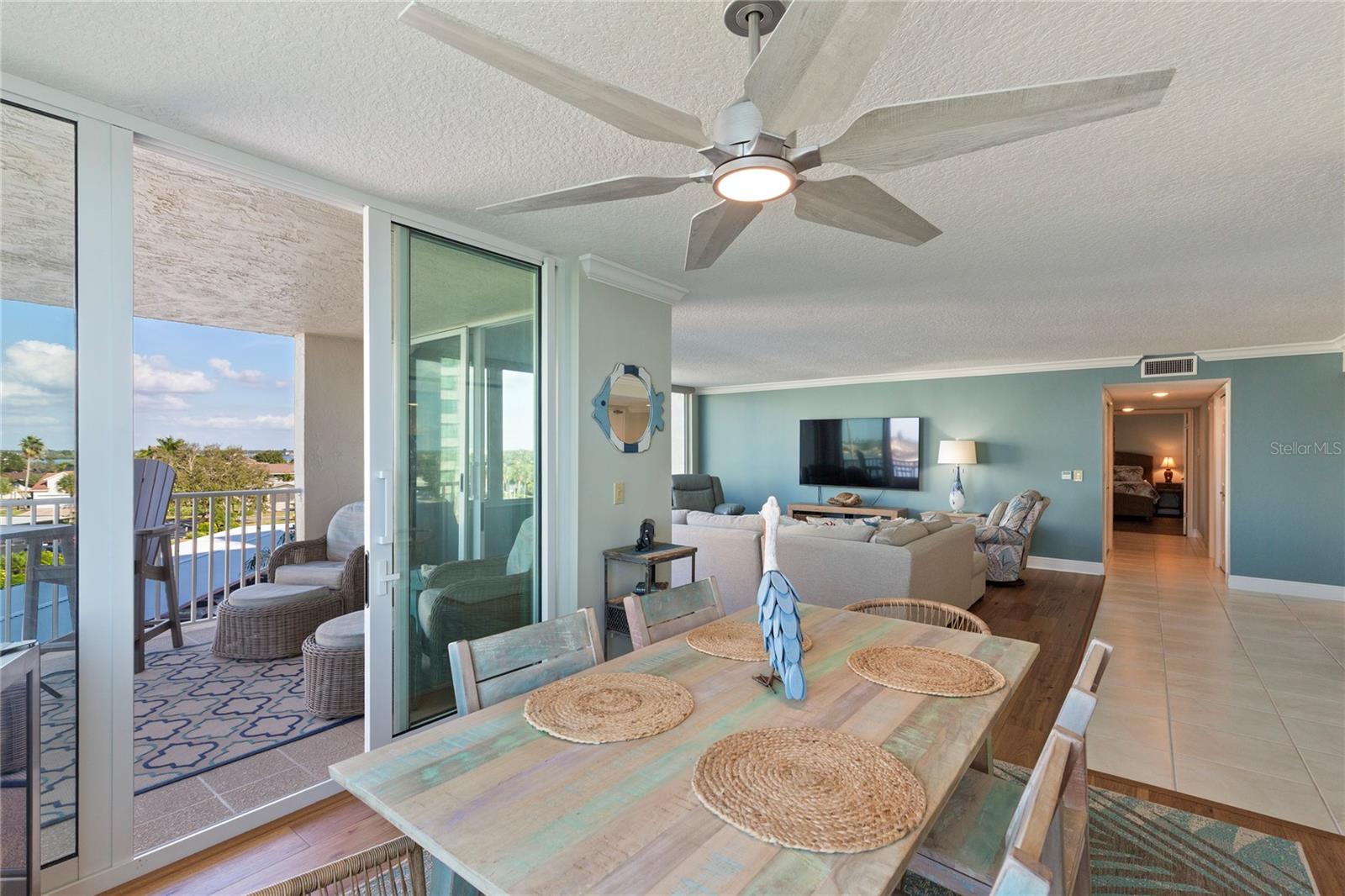 Listing photo id 14 for 736 Island Way 406