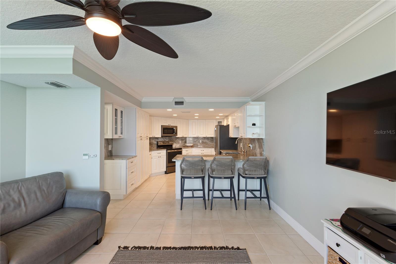 Listing photo id 26 for 736 Island Way 406