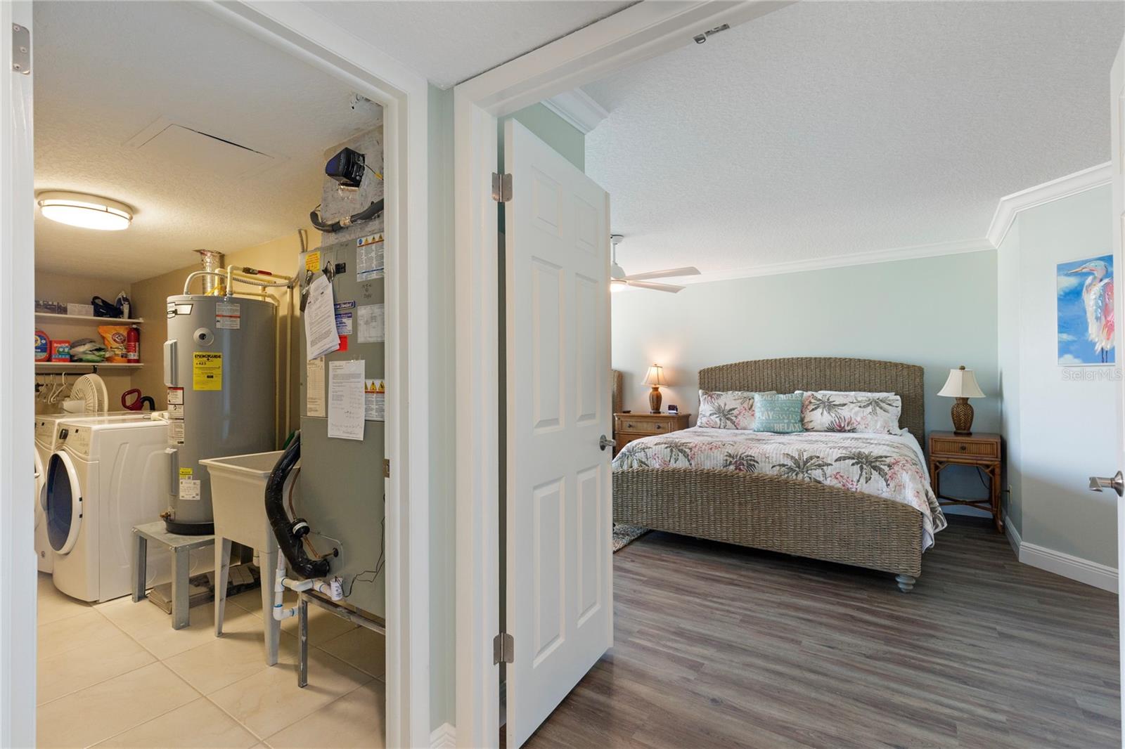 Listing photo id 40 for 736 Island Way 406