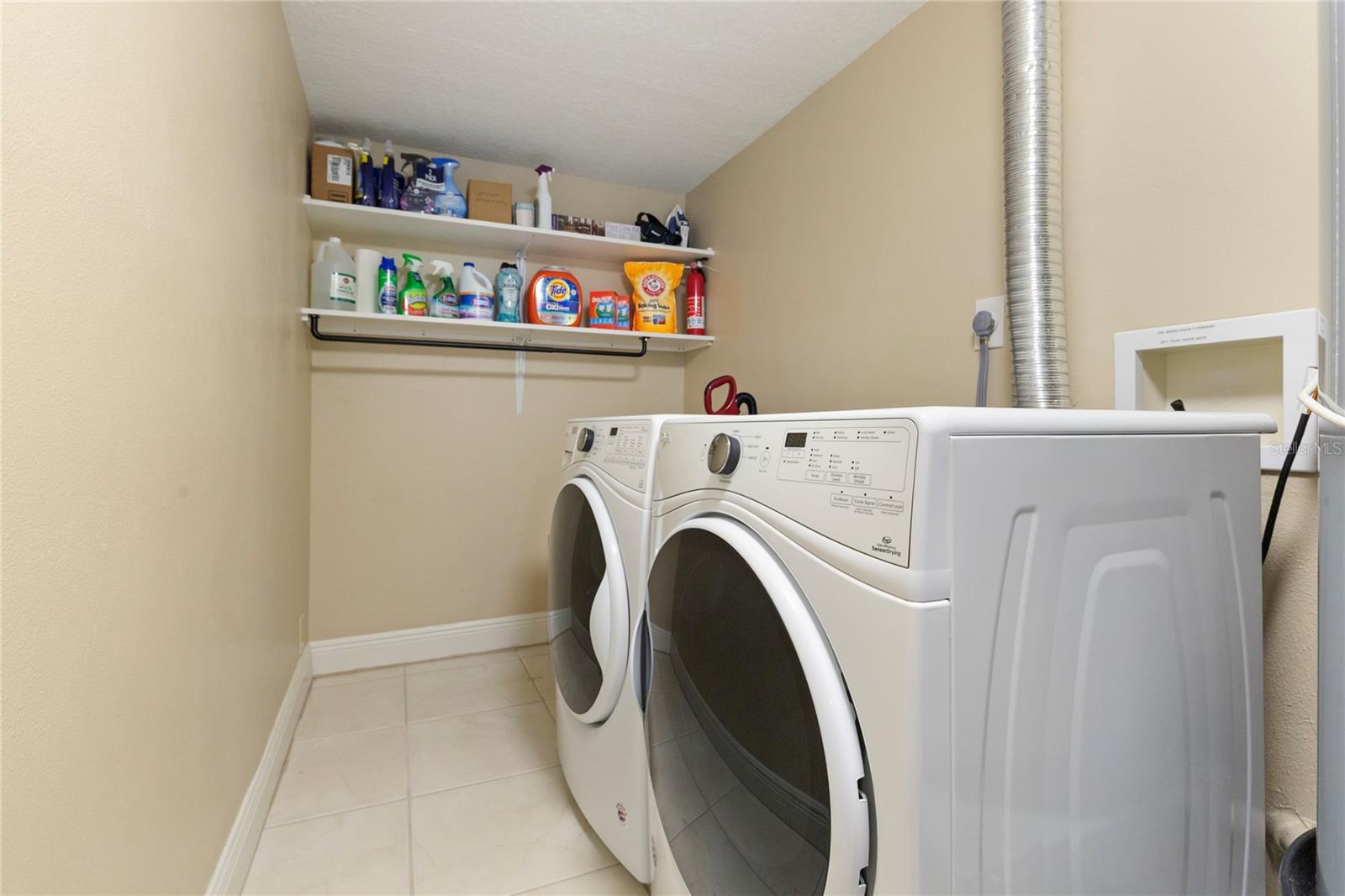 Listing photo id 41 for 736 Island Way 406