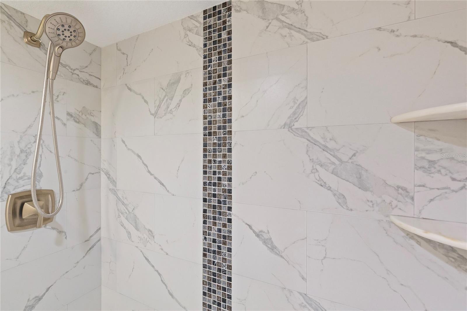 Listing photo id 51 for 736 Island Way 406