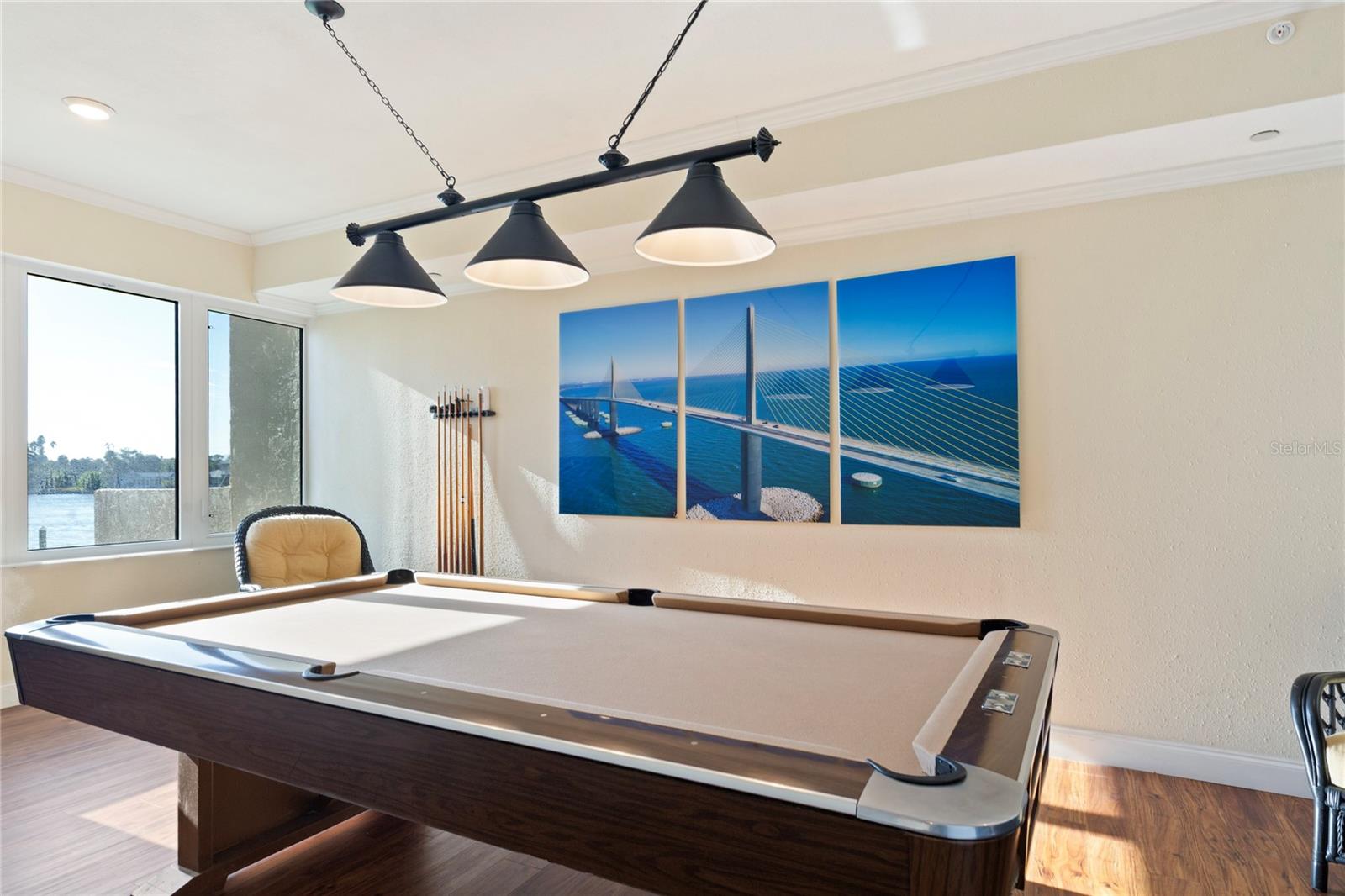 Listing photo id 55 for 736 Island Way 406