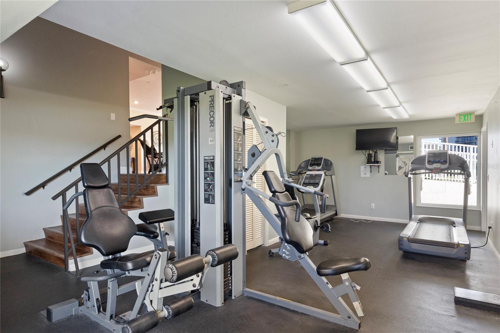 Listing photo id 56 for 736 Island Way 406